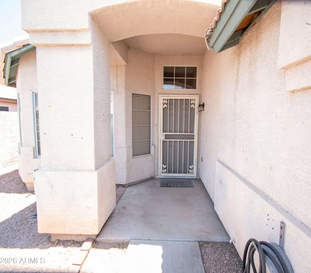 449 N Windsor - Photo 4 of 31