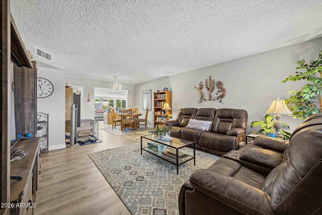 18407 N 132nd Ave - Photo 7 of 25