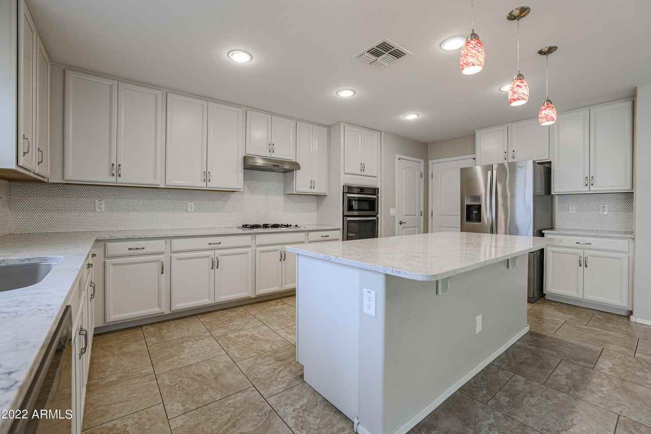 12108 W Range Mule Dr - Photo 3 of 34
