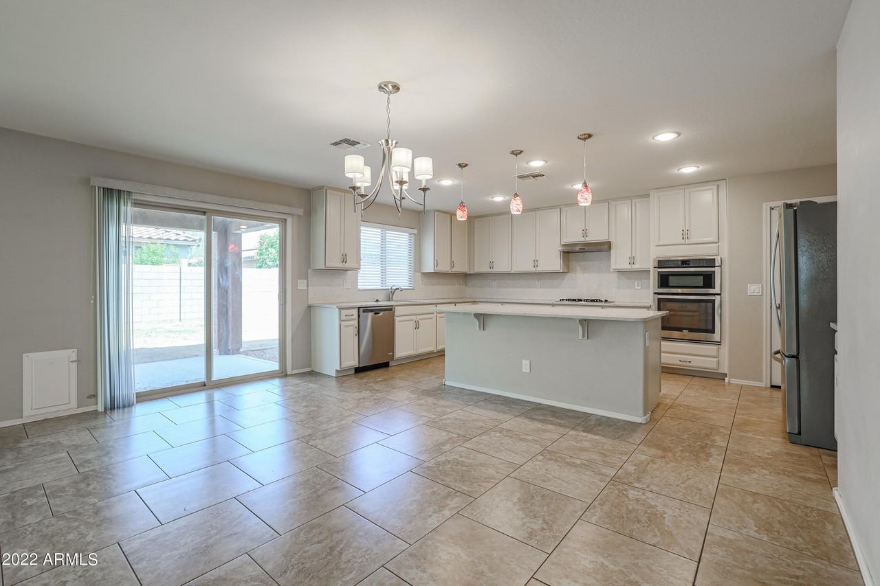 12108 W Range Mule Dr - Photo 5 of 34