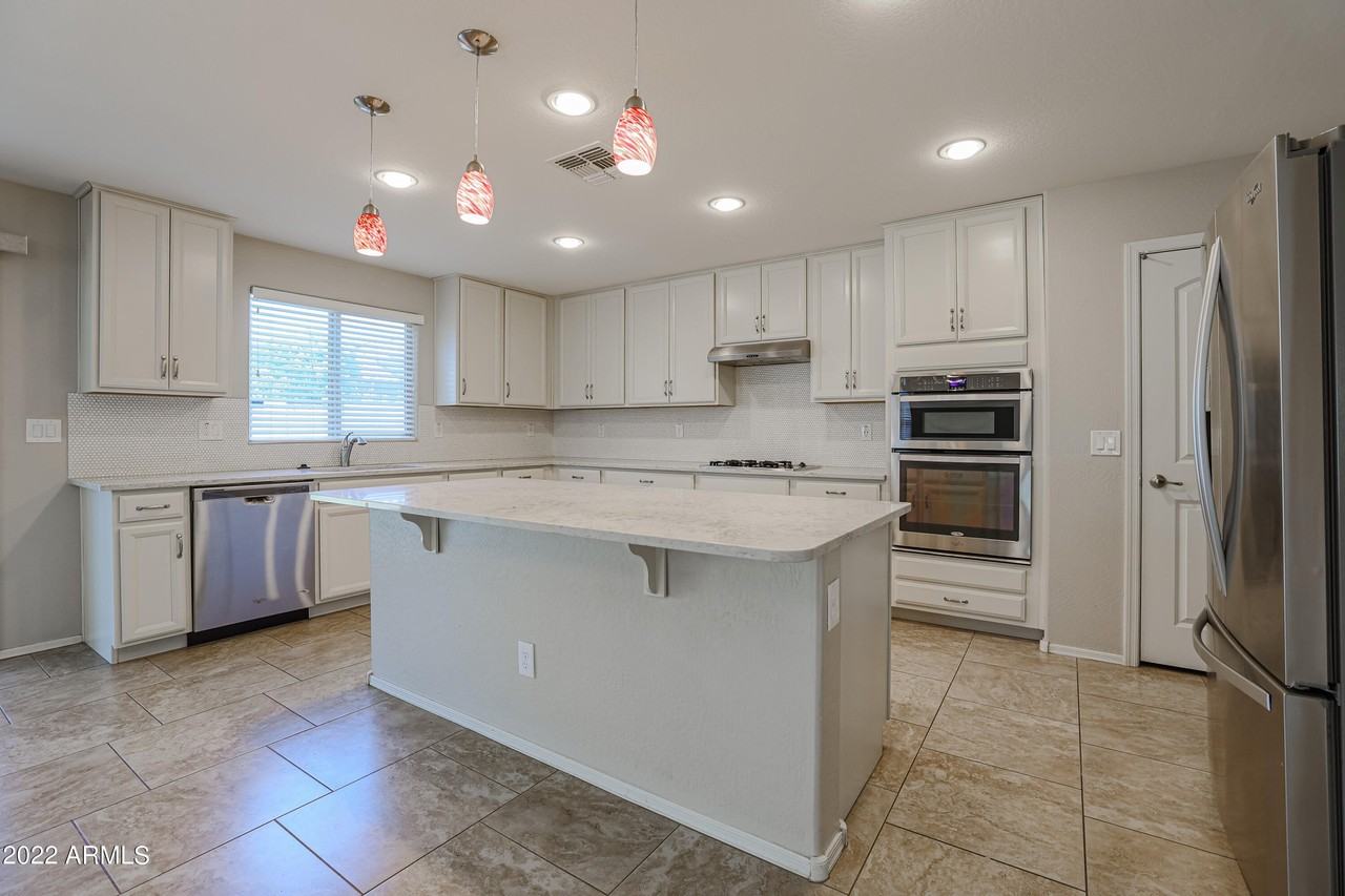 12108 W Range Mule Dr - Photo 6 of 34
