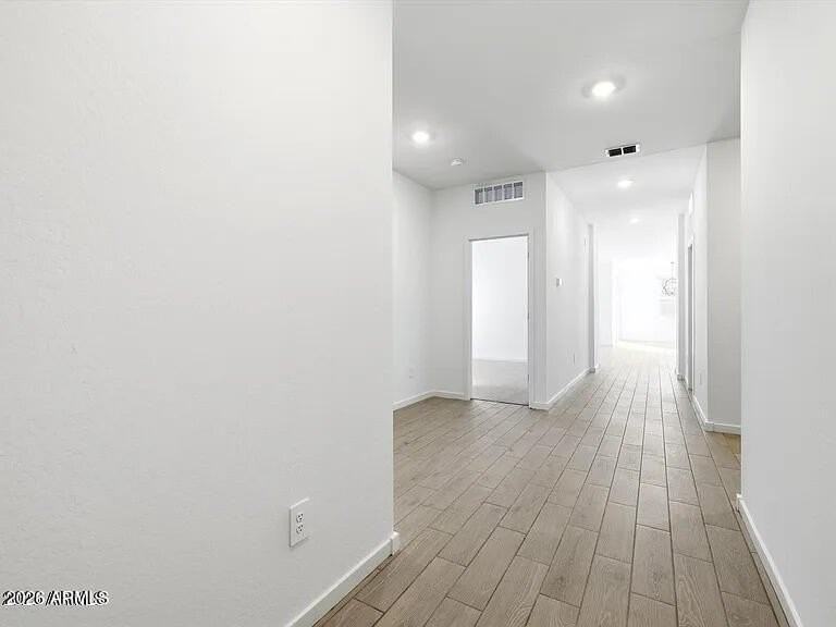 24629 W Grove St - Photo 7 of 19