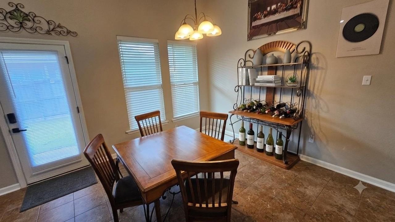 427 Christopher Dr - Photo 4 of 5