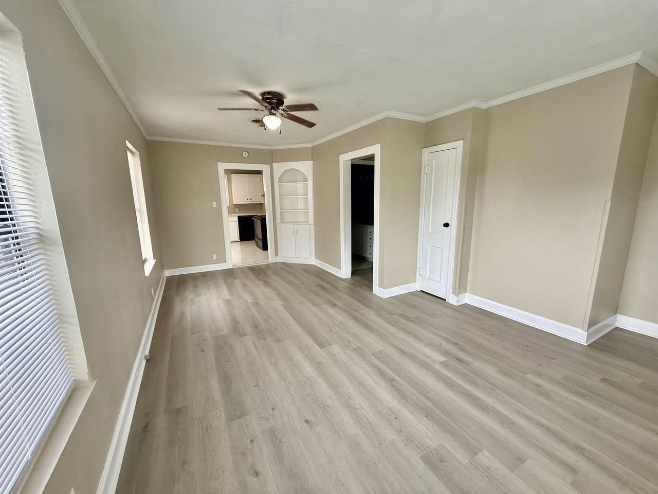 3360 27th St - Photo 3 of 15