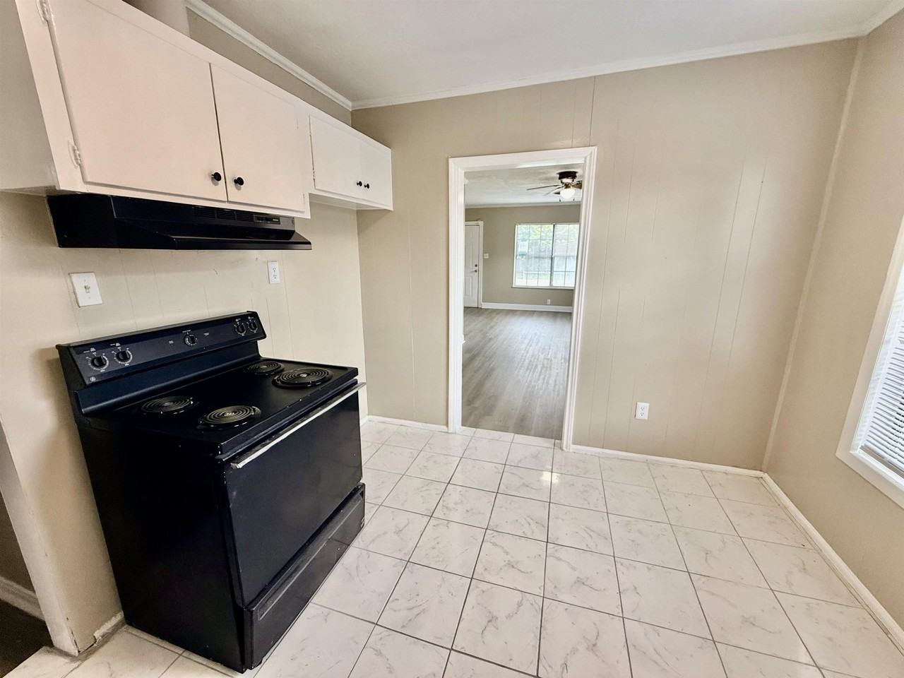 3360 27th St - Photo 5 of 15