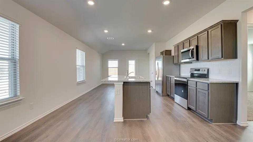 1014 Amistad Loop - Photo 3 of 8