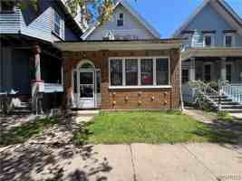 featured image of 49 15th St #UPPER