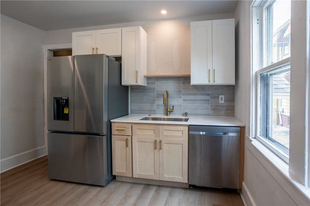 1786 Clifford Ave - Photo 4 of 19