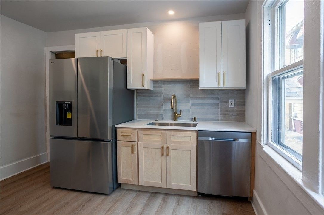 1788 Clifford Ave - Photo 4 of 21