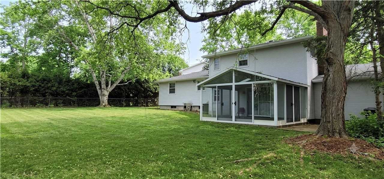 28 Candlewood Dr - Photo 3 of 20