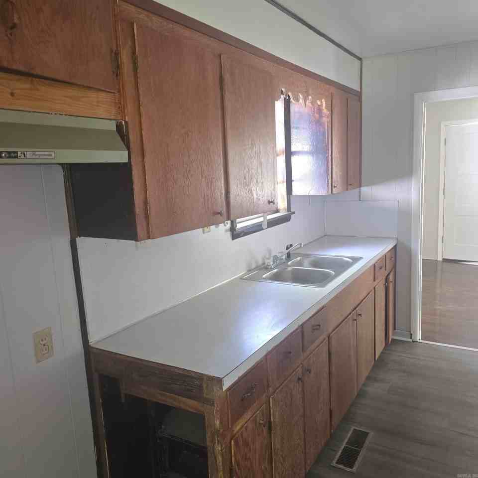 7421 Milford Dr - Photo 6 of 7