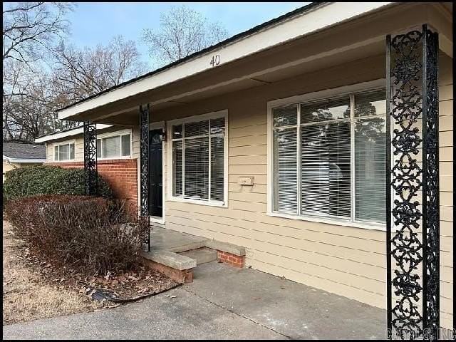 40 Barbara Dr - Photo 2 of 13