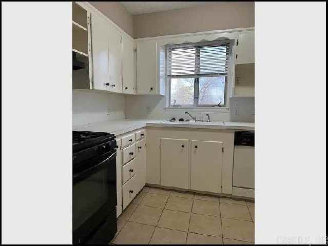 40 Barbara Dr - Photo 7 of 13