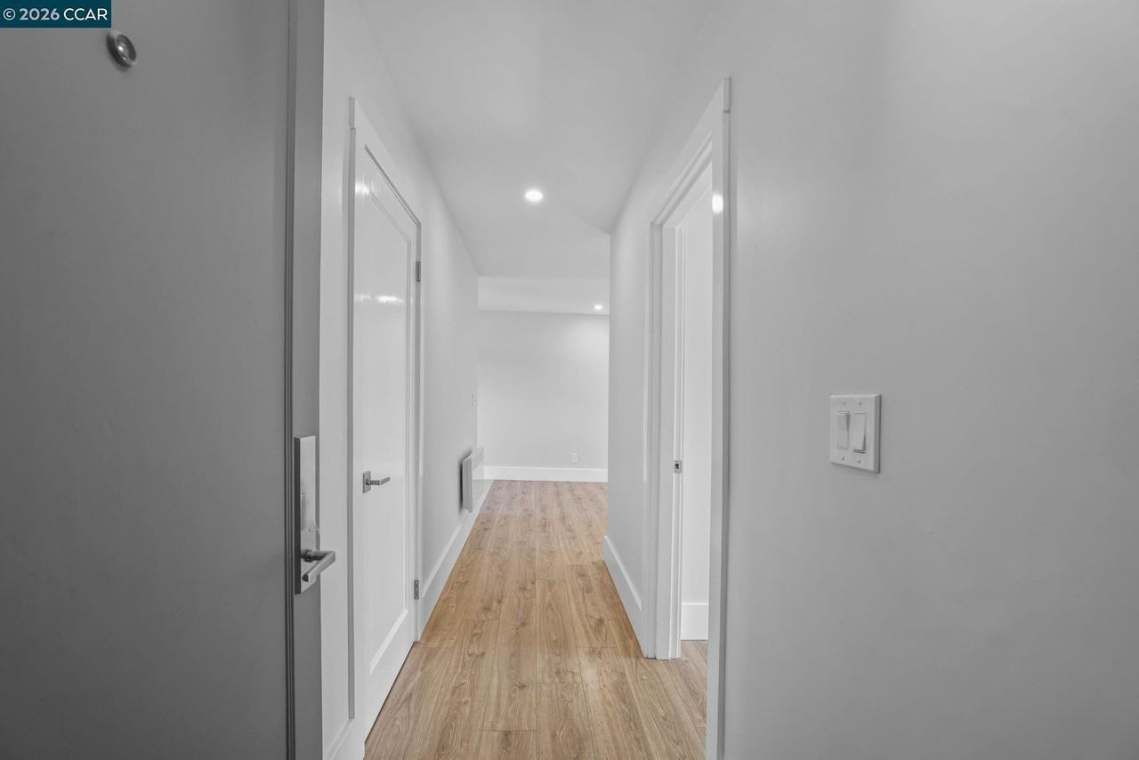1325 Hopkins St - Photo 4 of 28