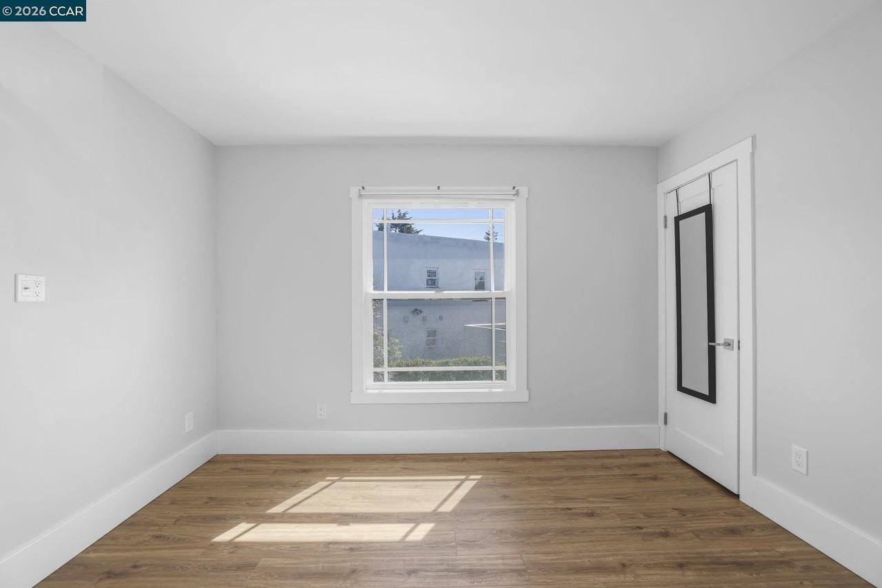 1325 Hopkins St - Photo 6 of 28