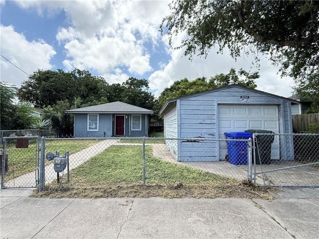 609 14th St - Photo 4 of 5