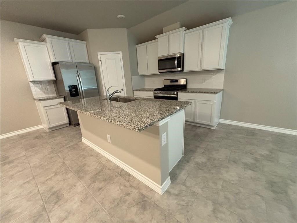 2243 Medusa Dr - Photo 3 of 12