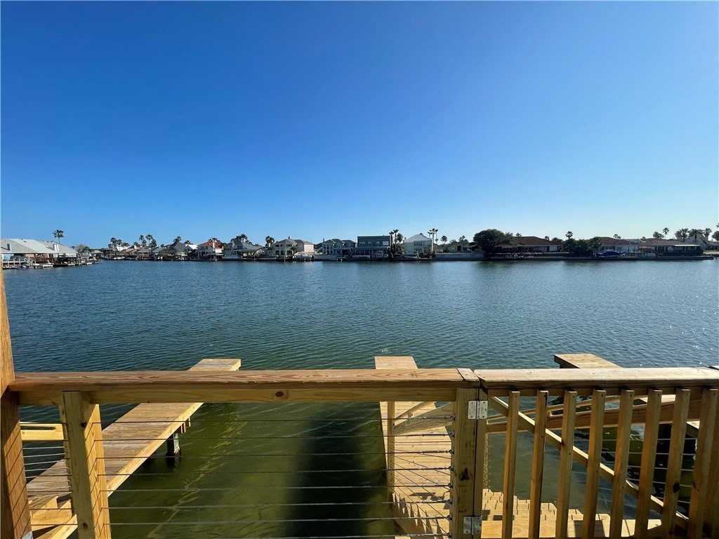 13957 Fortuna Bay Dr #B - Photo 3 of 33
