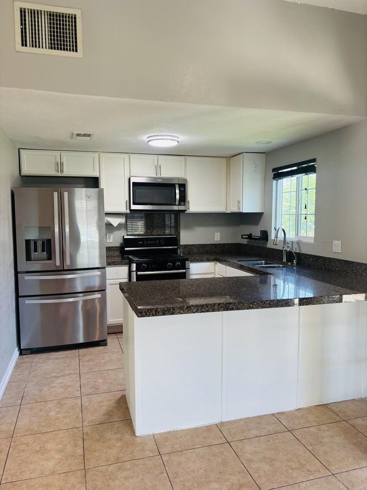 80747 Columbia Ave - Photo 3 of 8