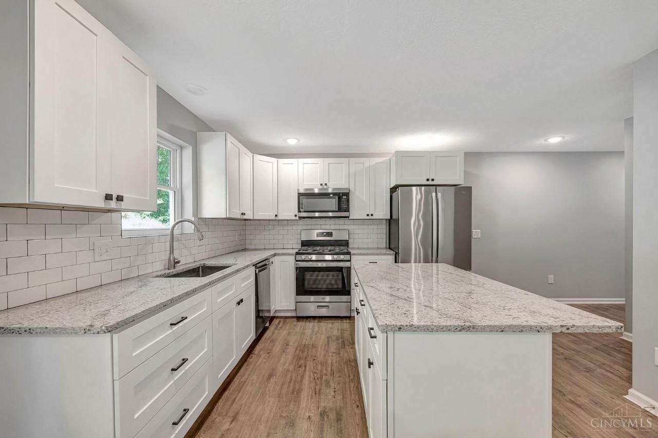5143 Camargo Pike - Photo 6 of 49