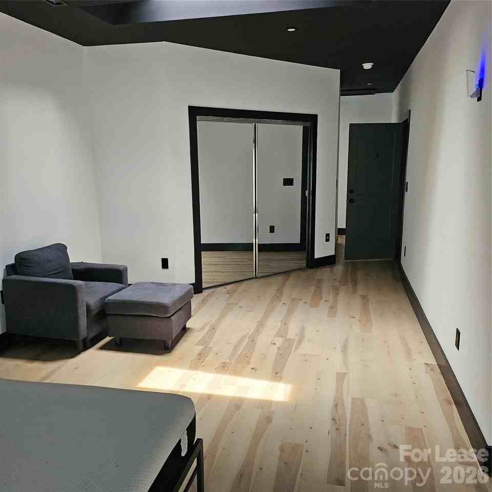 1002 Crawford Rd - Photo 3 of 15