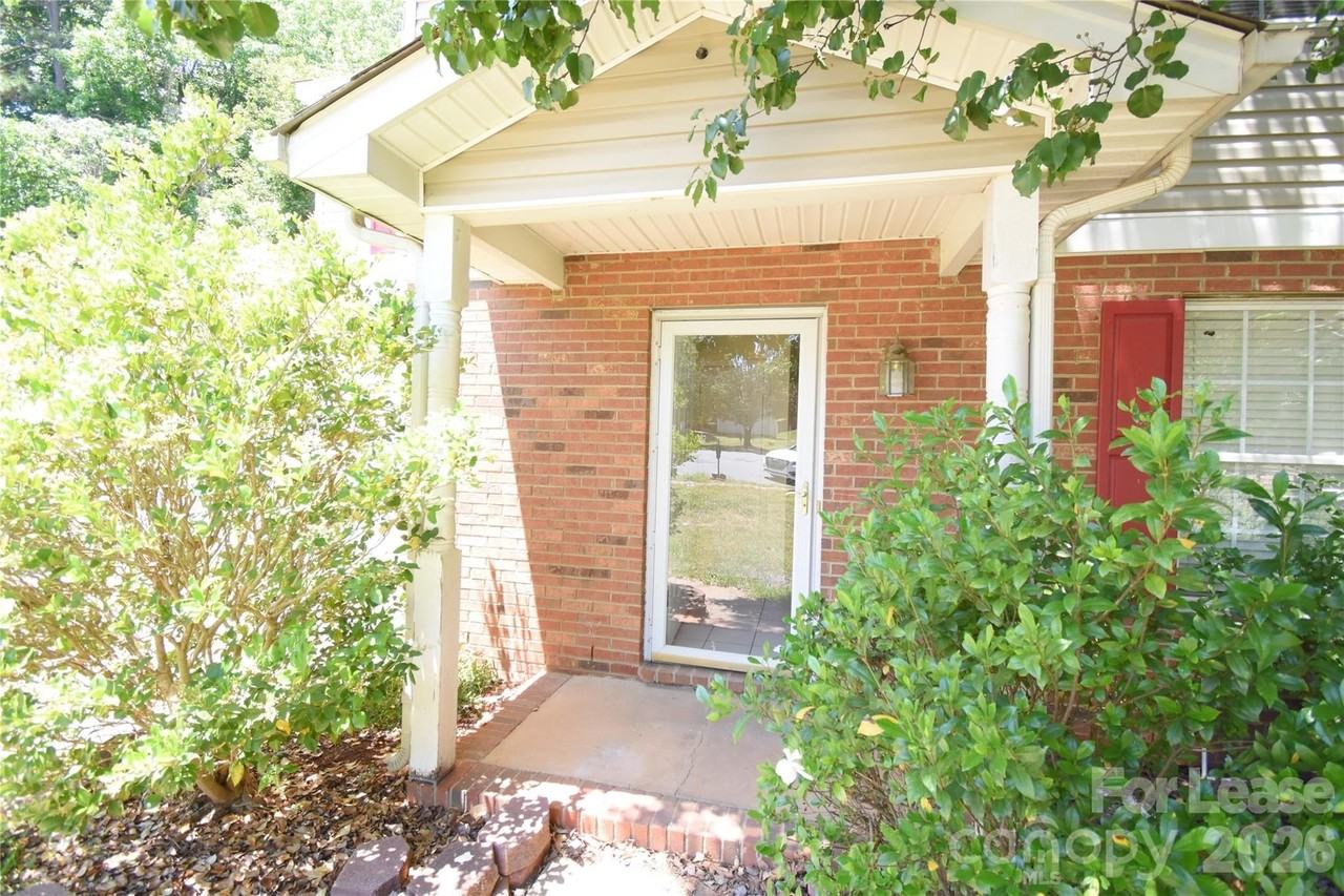 1431 Olde Justin Pl - Photo 2 of 27