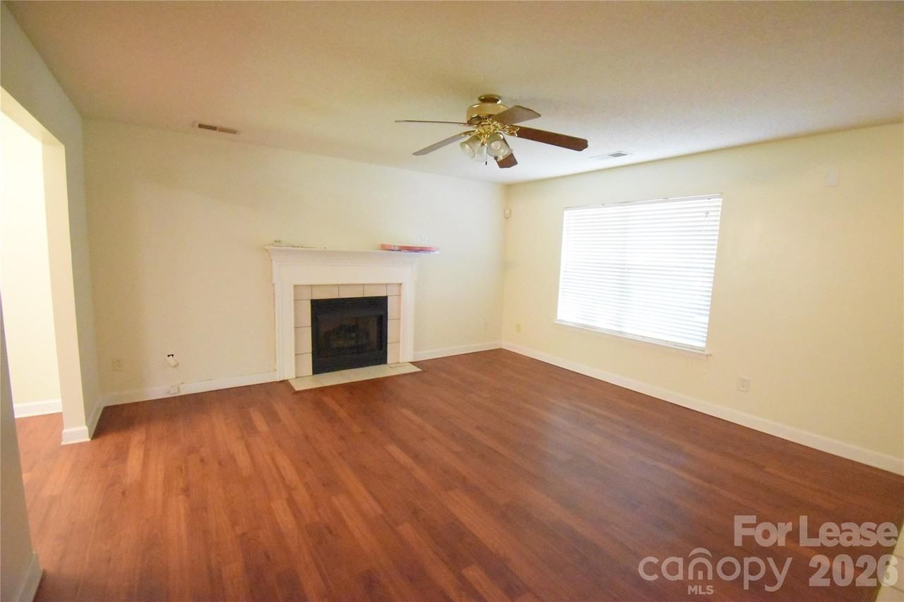 1431 Olde Justin Pl - Photo 5 of 27