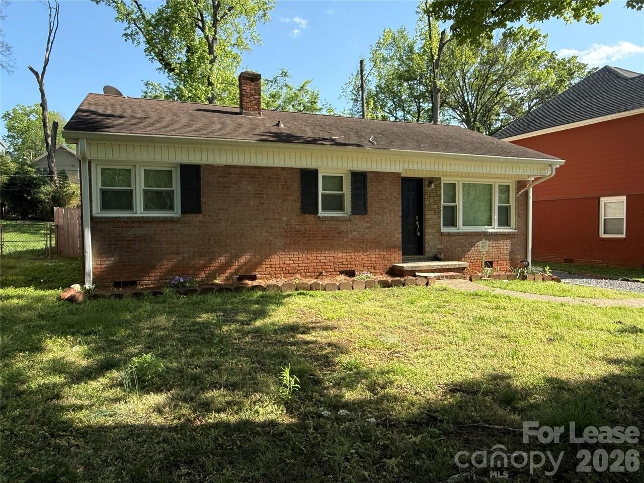 917 Spruce St - Photo 2 of 30