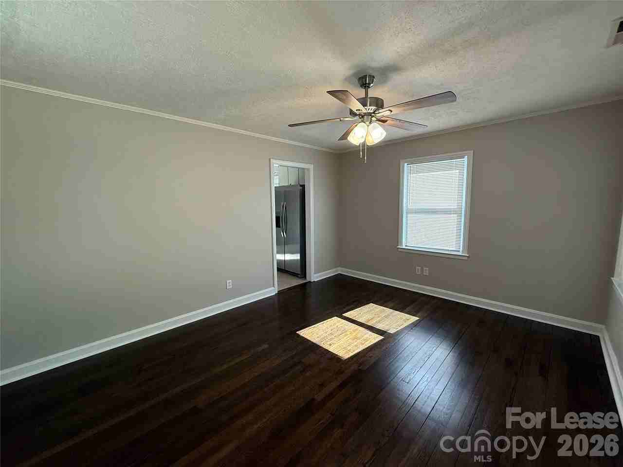 917 Spruce St - Photo 3 of 30