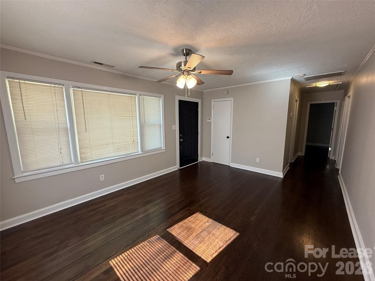 917 Spruce St - Photo 5 of 30