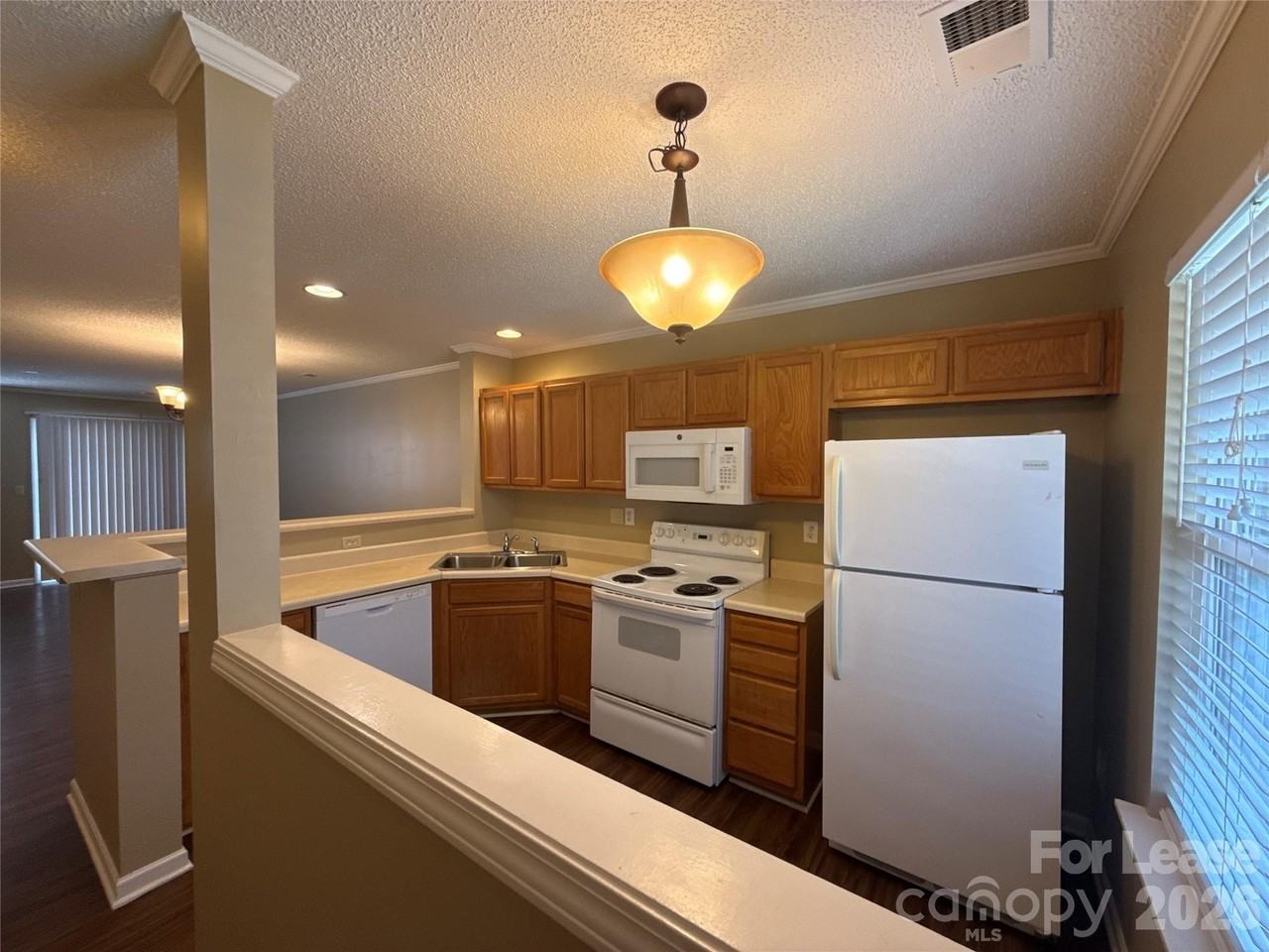 12817 Sickles Dr - Photo 2 of 15