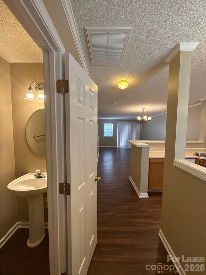 12817 Sickles Dr - Photo 5 of 15