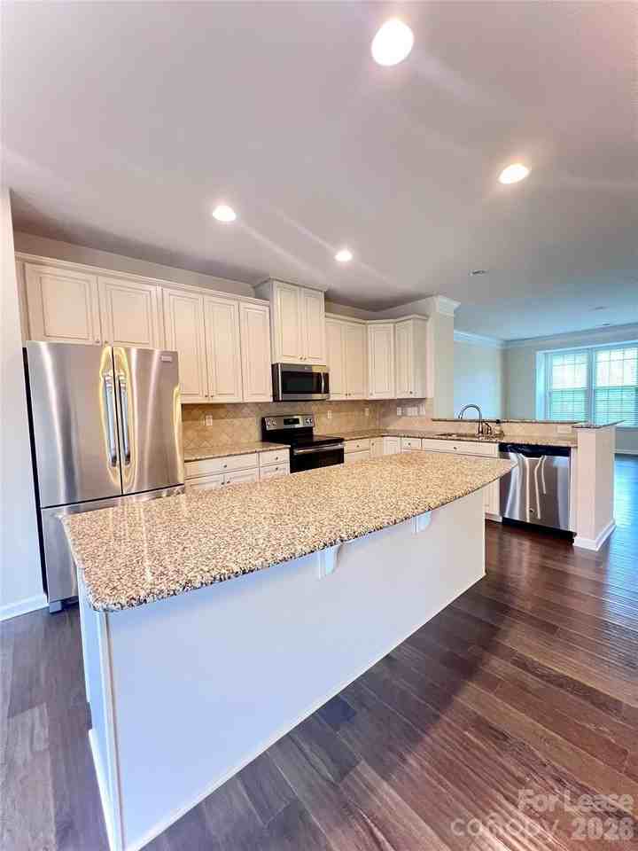 4008 Zilker Park Dr - Photo 2 of 22