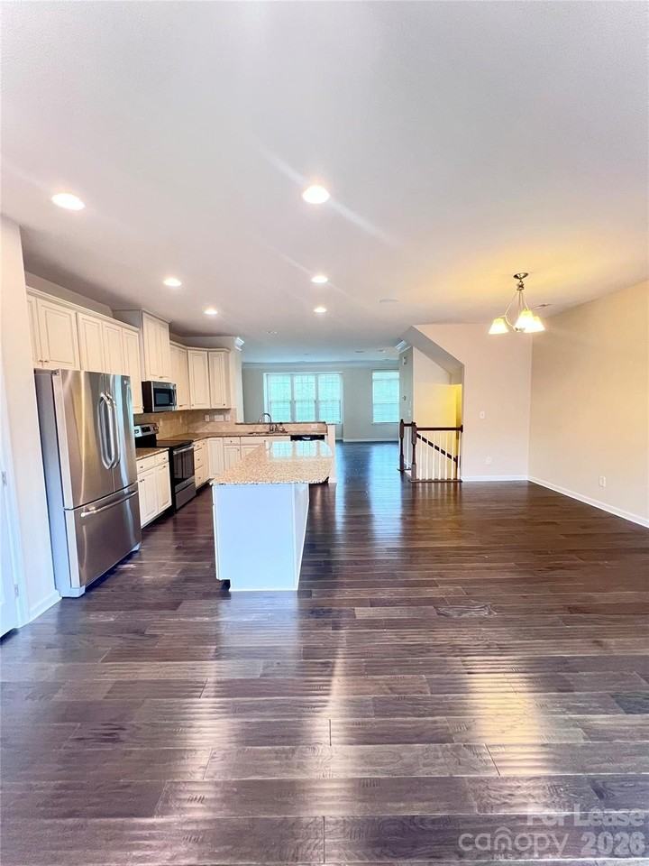 4008 Zilker Park Dr - Photo 4 of 22