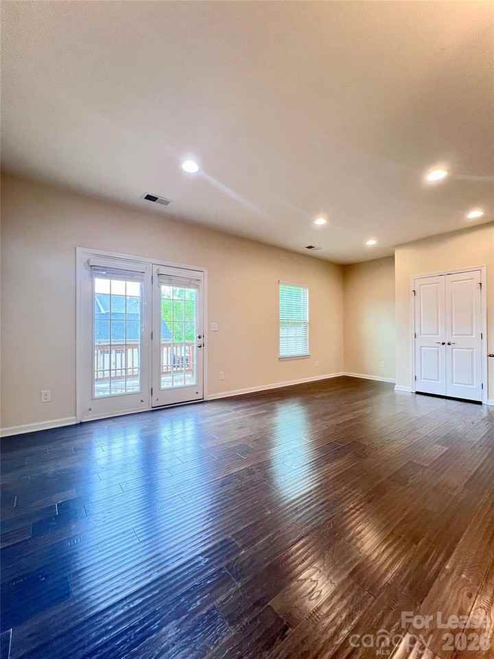 4008 Zilker Park Dr - Photo 5 of 22