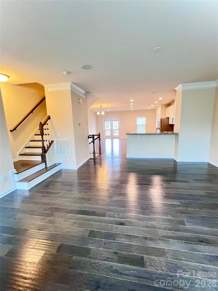 4008 Zilker Park Dr - Photo 6 of 22