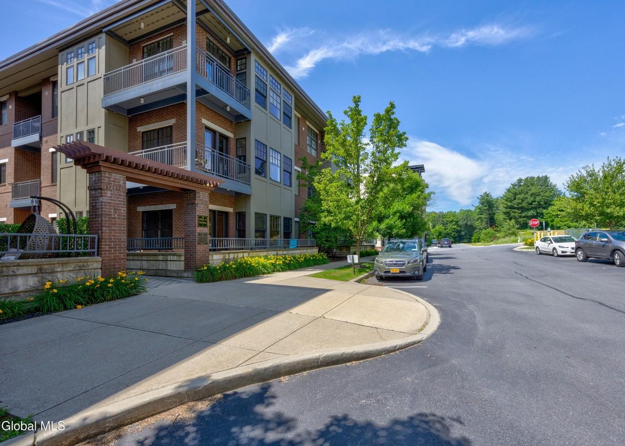 30 Whistler Ct #136