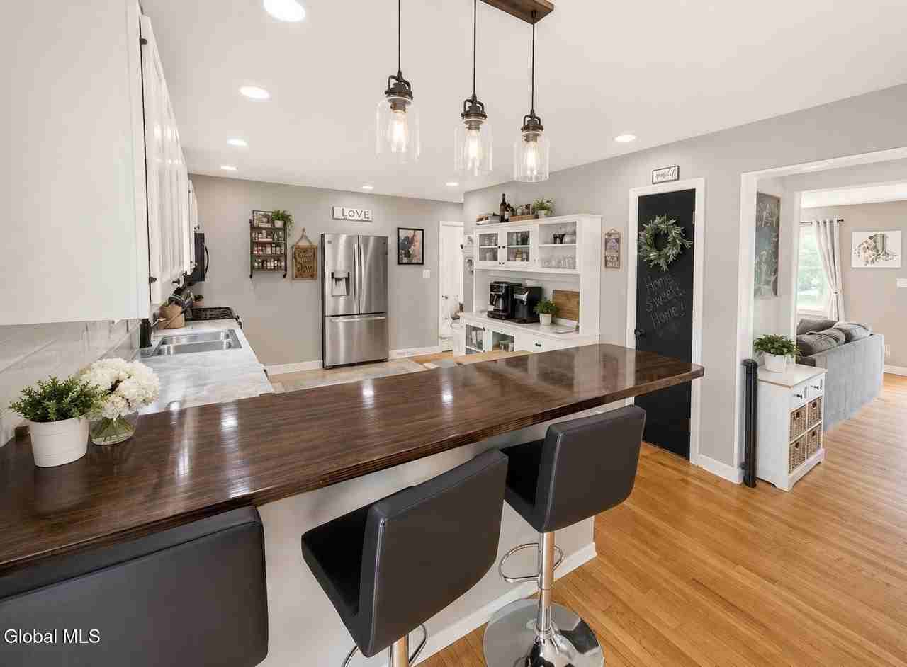 331 Grand Ave - Photo 3 of 15