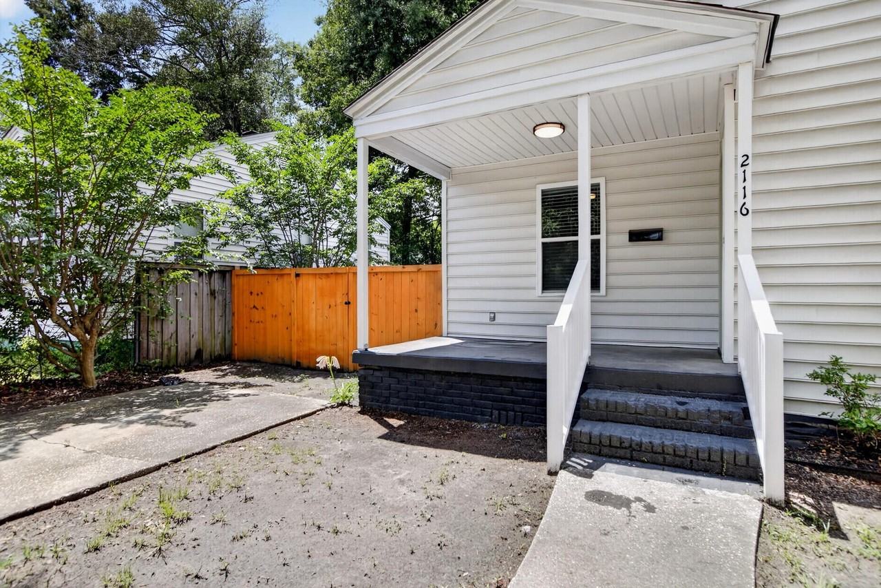 2116 Commander Rd - Photo 4 of 32