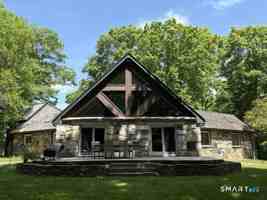 featured image of 40 Looking Glass Hill Rd