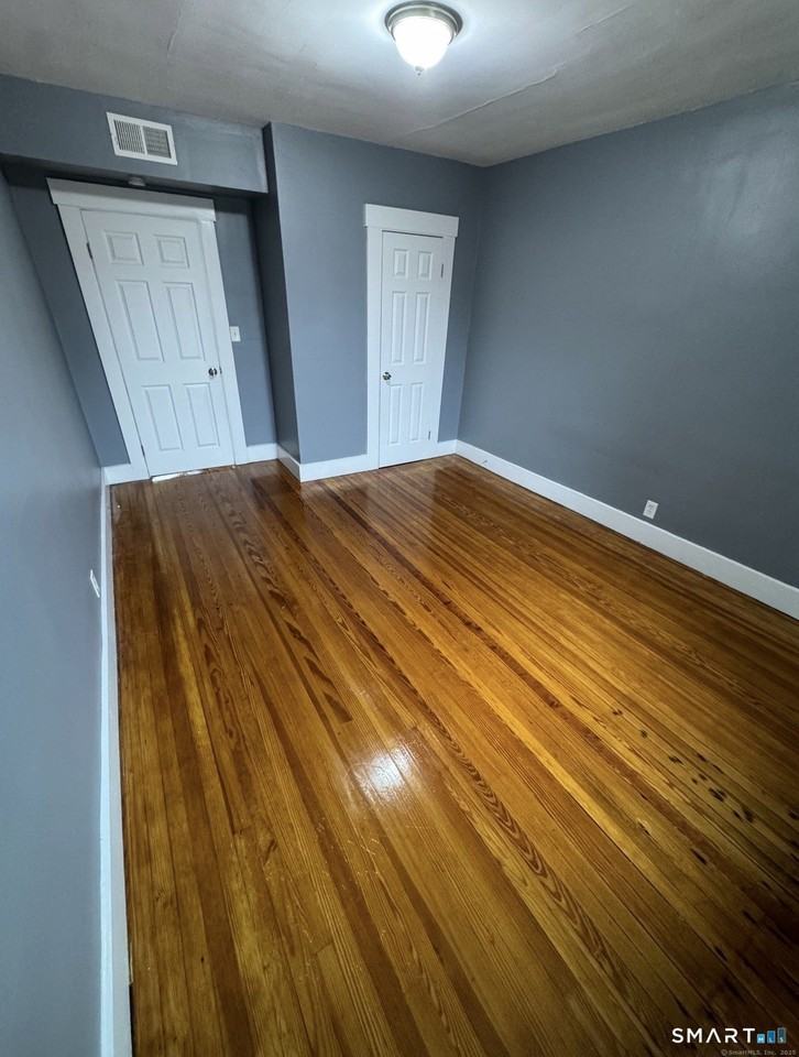 11 Columbia St #2ndFL - Photo 6 of 8