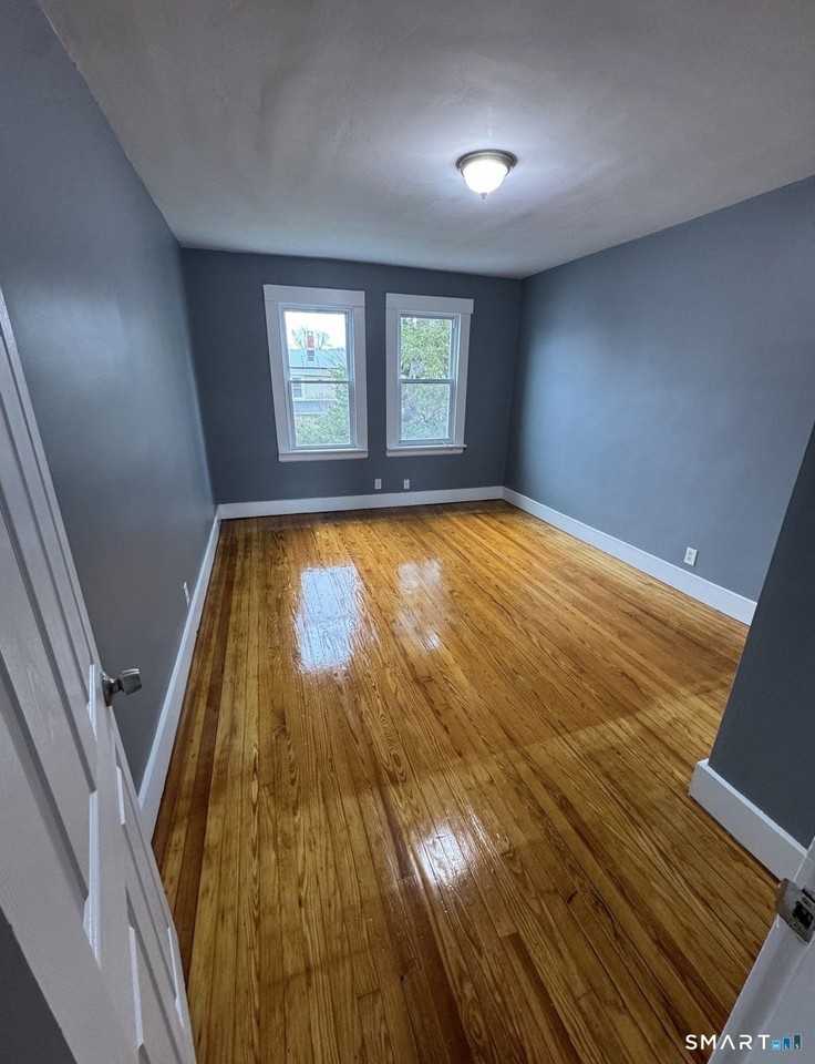 11 Columbia St #2ndFL - Photo 7 of 8