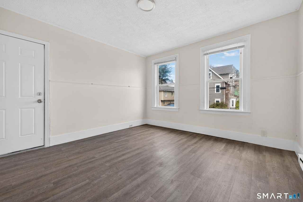 27 Beacon St #3 - Photo 5 of 20