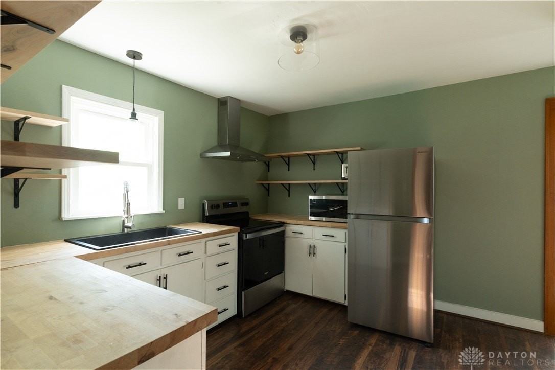 1328 Hanes Rd - Photo 4 of 29