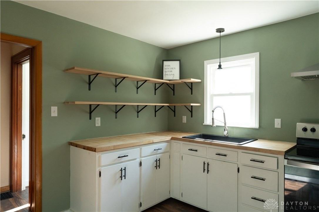 1328 Hanes Rd - Photo 5 of 29