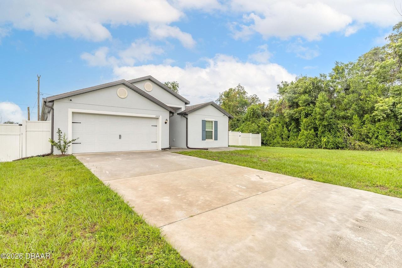 1009 Rosetta Dr - Photo 2 of 35