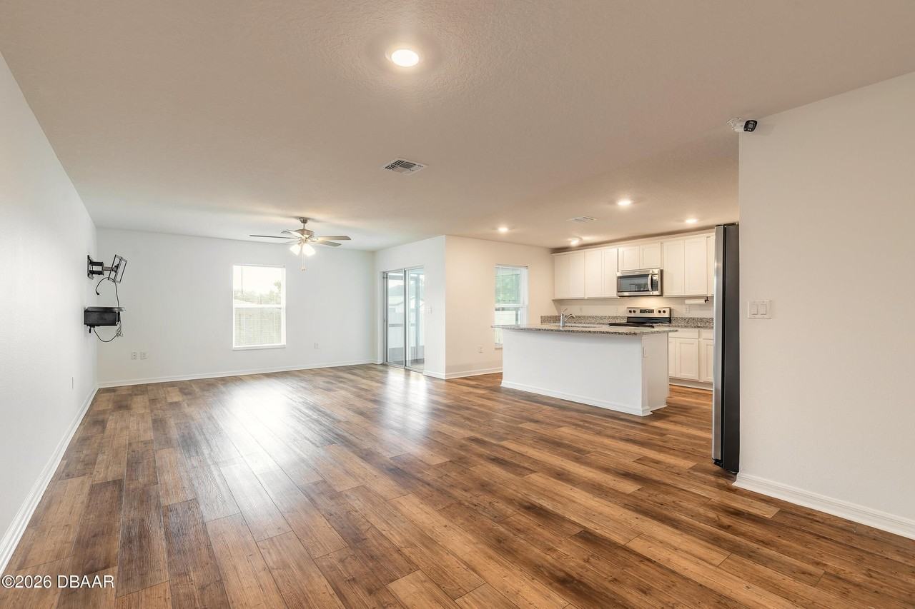 1009 Rosetta Dr - Photo 7 of 35