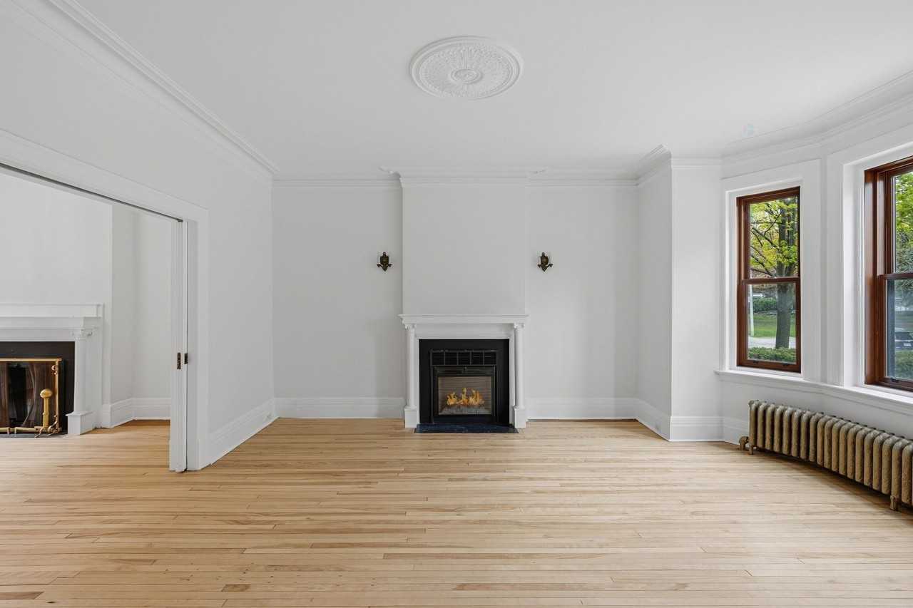 380 Av Lansdowne - Photo 5 of 32