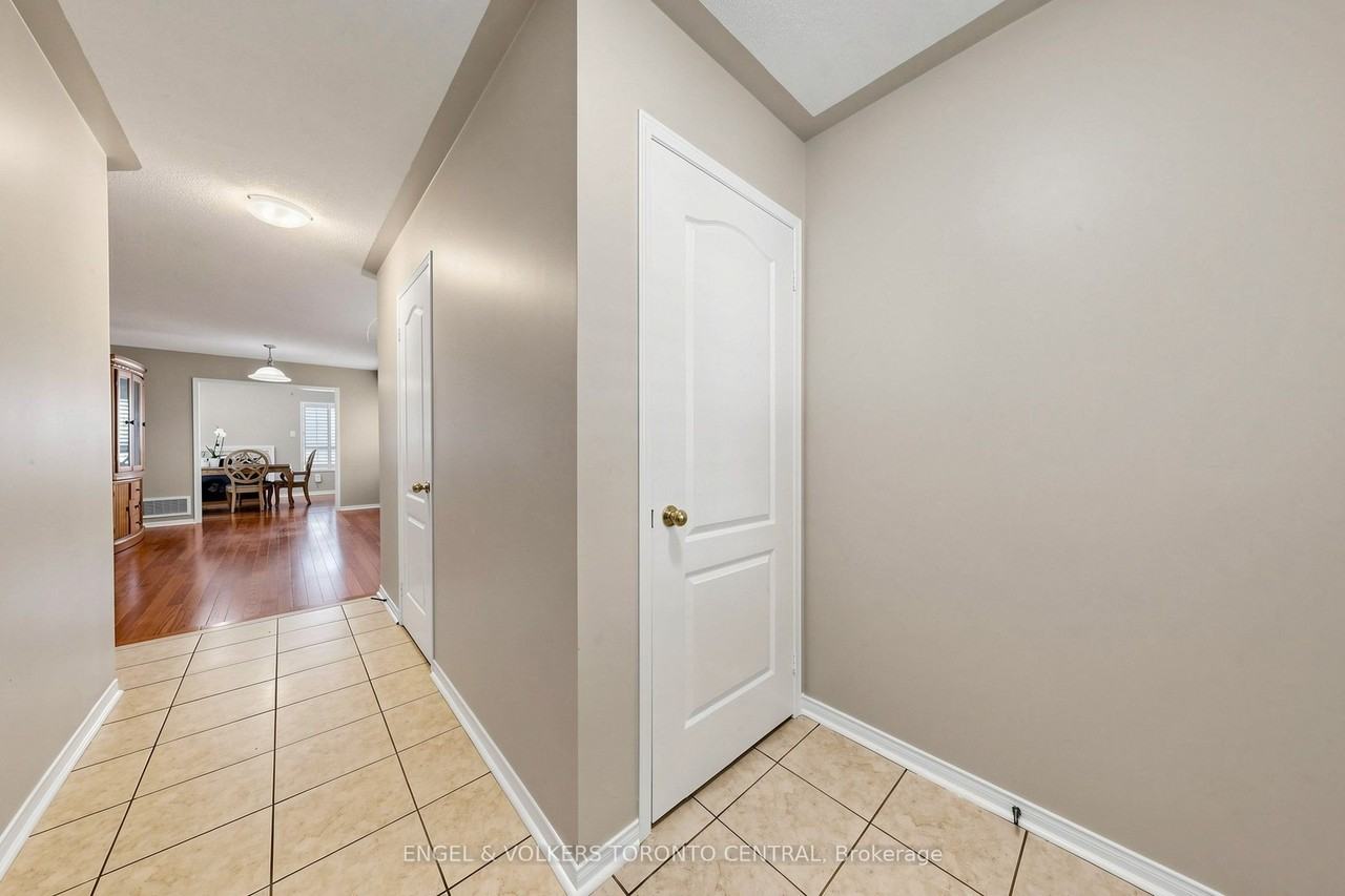 1628 Pennel Dr - Photo 4 of 37