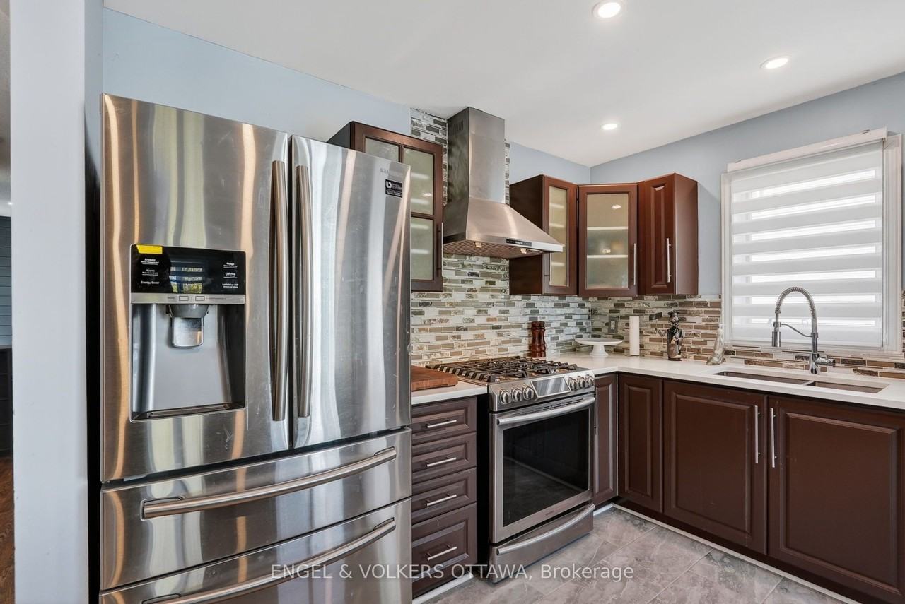 1033 Como Cres - Photo 6 of 29